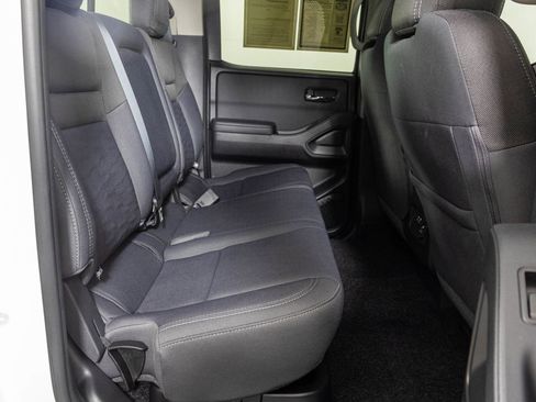 Used 2024 Nissan Frontier SV w/ SV Convenience Package image 41