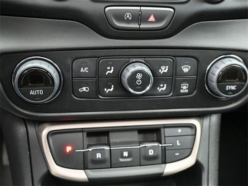 Used 2023 GMC Terrain Denali image 18