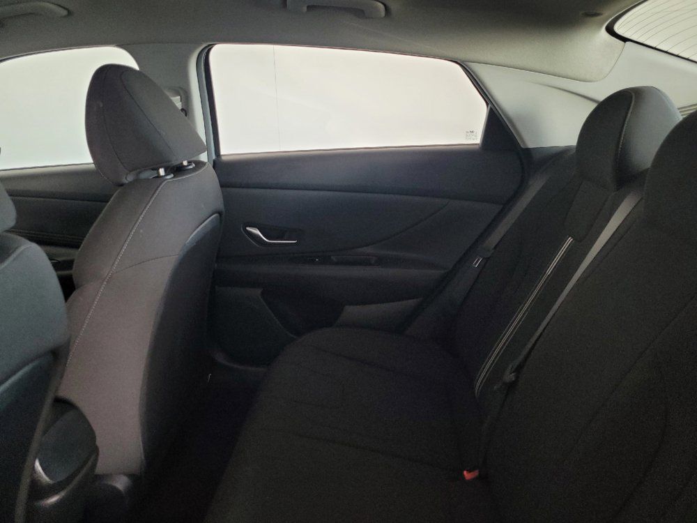 Used 2021 Hyundai Elantra SEL w/ Convenience Package FWD image 18