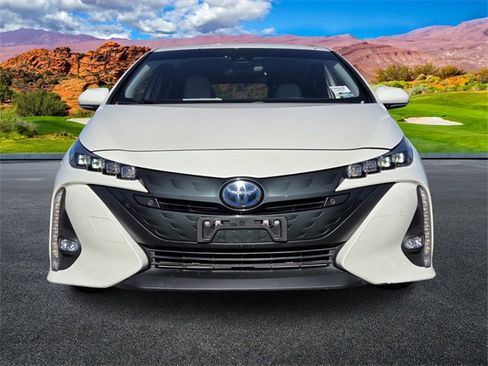 Used 2017 Toyota Prius Prime Advanced image 8