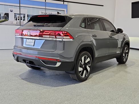 New 2026 Volkswagen Atlas Cross Sport SE FWD image 4