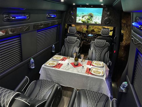 Used 2024 Mercedes-Benz Sprinter 3500 image 4