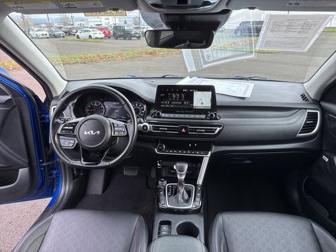 Used 2022 Kia Seltos SX w/ Sunroof Package image 26