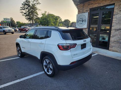 Used 2018 Jeep Compass Limited AWD/4WD image 3