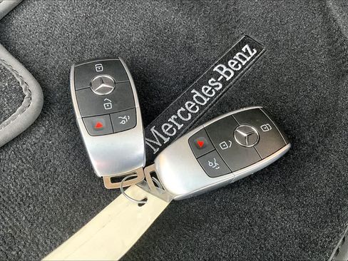 Certified 2021 Mercedes-Benz GLC 300 image 14