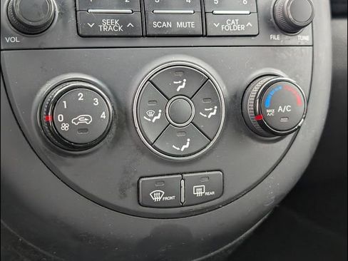 Used 2013 Kia Soul FWD image 13