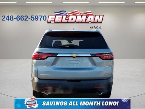 Used 2023 Chevrolet Traverse LT FWD image 2
