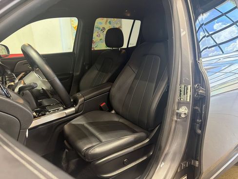 Used 2022 Mercedes-Benz GLB 250 4MATIC image 55