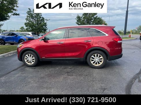 Used 2017 Kia Sorento AWD w/ LX Convenience Package image 8