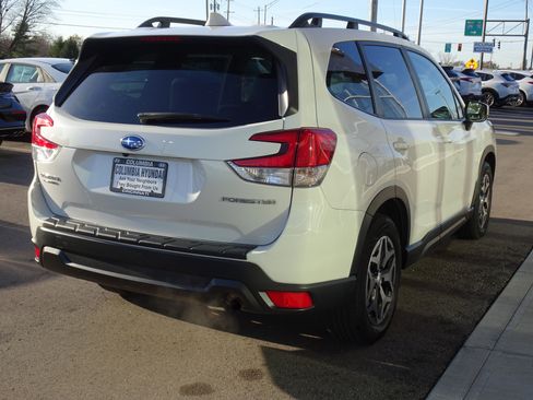 Used 2022 Subaru Forester Premium w/ Popular Package #2 image 5