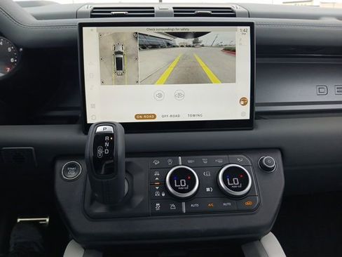 Used 2025 Land Rover Defender 130 X image 22