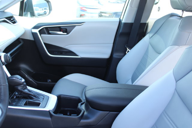 Used 2023 Toyota RAV4 XLE Premium FWD image 28
