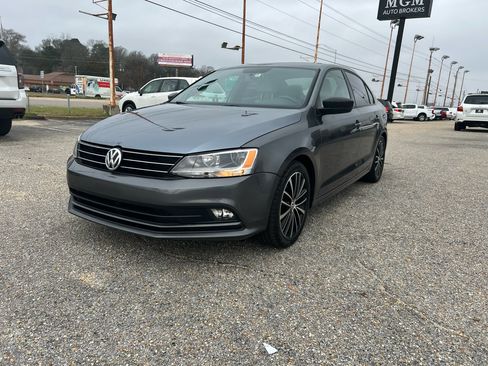 Used 2016 Volkswagen Jetta Sport image 9