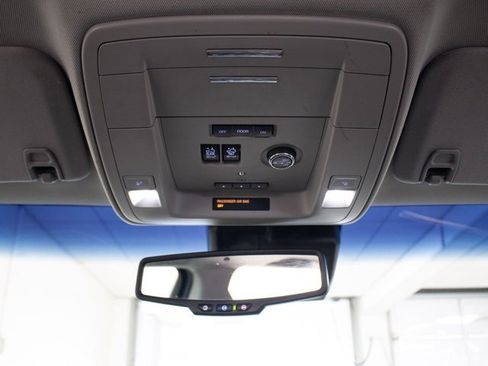 Used 2019 Chevrolet Suburban Premier w/ Premier Plus Edition image 24