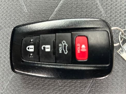 Used 2021 Toyota RAV4 XLE image 29