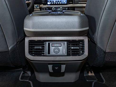 Used 2026 Ford F350 Platinum w/ Platinum Plus Package image 24