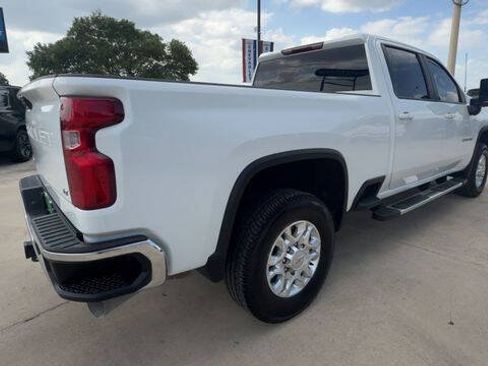 Used 2024 Chevrolet Silverado 2500 LT AWD/4WD image 8