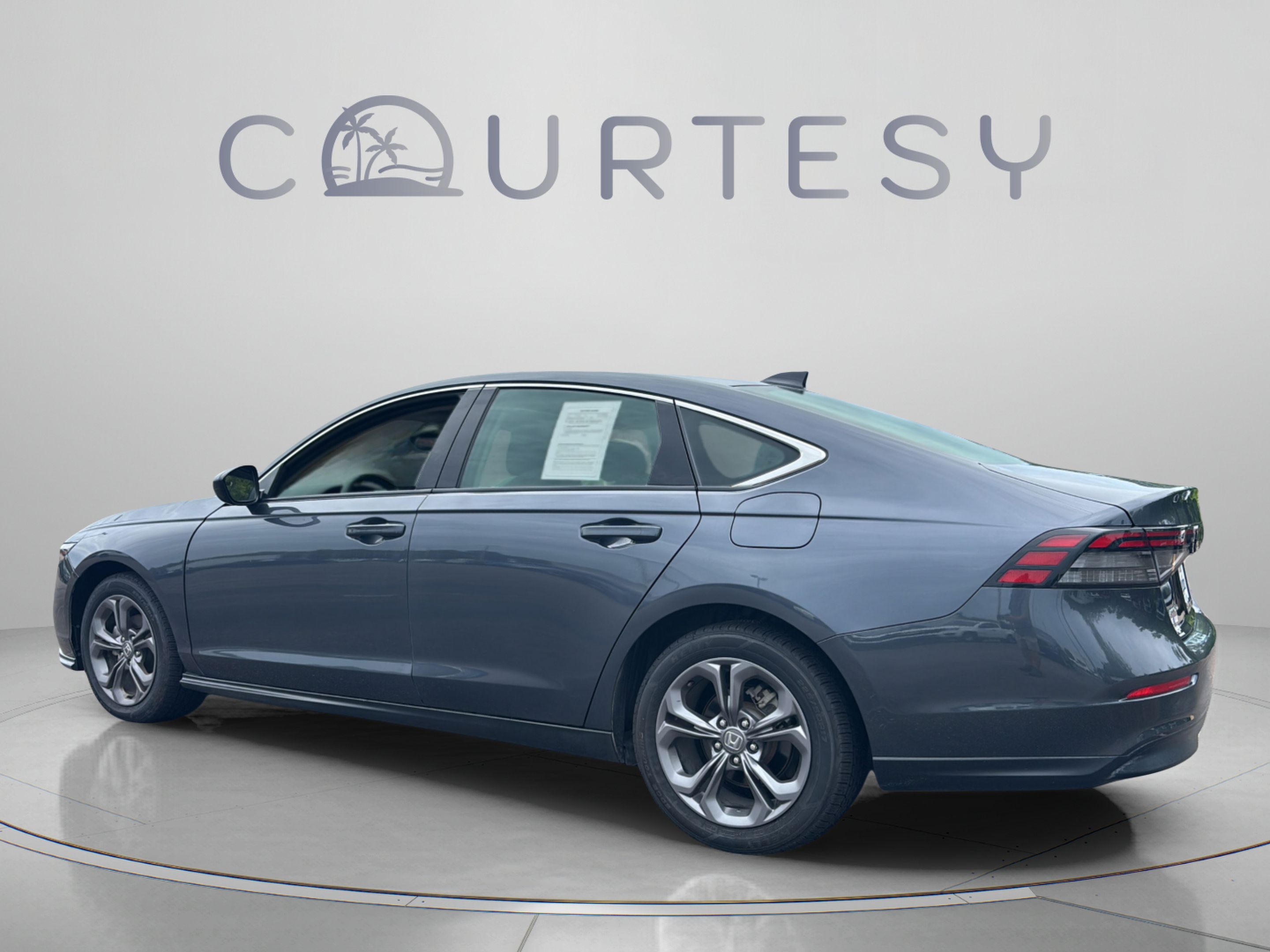 Used 2023 Honda Accord EX image 3