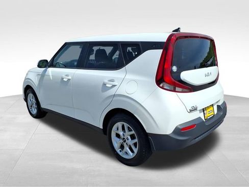 Used 2022 Kia Soul LX w/ Technology Package FWD image 5