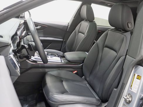 Used 2021 Audi Q8 Prestige w/ Prestige Package image 30