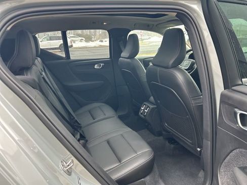 Certified 2025 Volvo XC40 B5 Core AWD/4WD image 13
