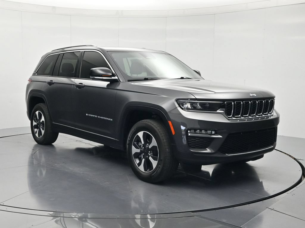 Used 2024 Jeep Grand Cherokee Limited 4xe w/ Trailer Tow Package AWD/4WD image 3
