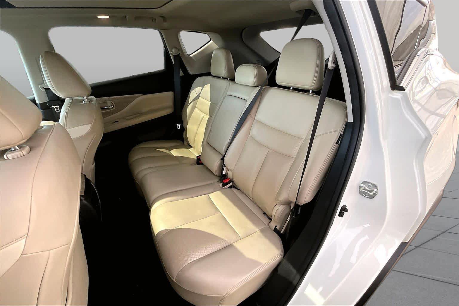 Used 2020 Nissan Murano SL w/ Moonroof Package FWD image 19