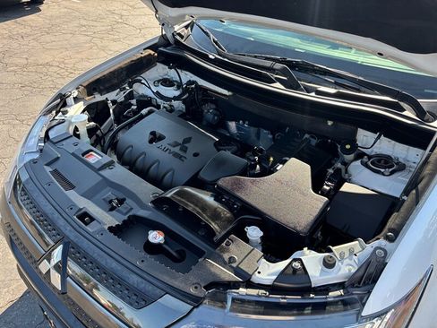 Used 2019 Mitsubishi Outlander LE FWD image 20