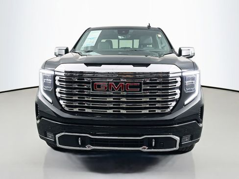 Used 2024 GMC Sierra 1500 Denali image 2