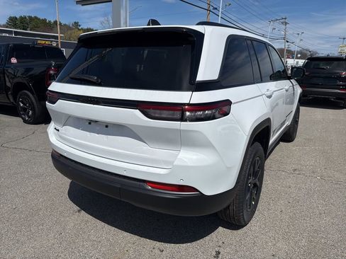 New 2026 Jeep Grand Cherokee Altitude AWD/4WD image 5