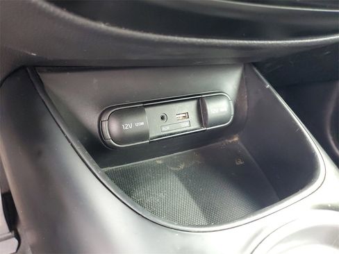 Used 2017 Kia Soul + image 23