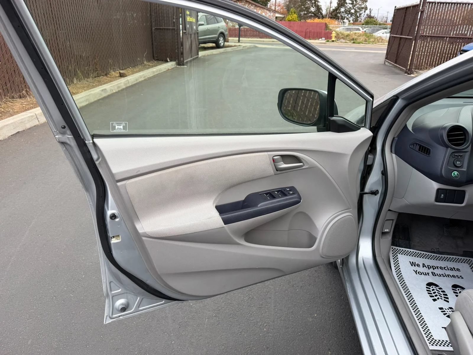 Used 2010 Honda Insight EX image 9