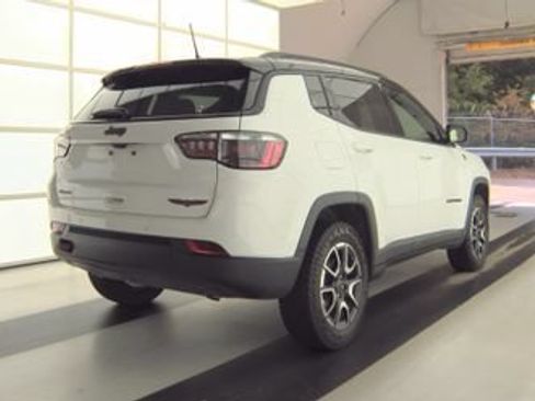 Used 2025 Jeep Compass Trailhawk AWD/4WD image 3