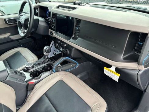 Used 2022 Ford Bronco Wildtrak image 25