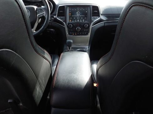 Used 2017 Jeep Grand Cherokee Trailhawk w/ Trailhawk Luxury Group AWD/4WD image 15