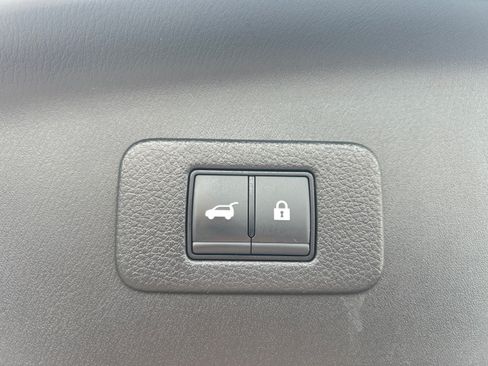 Used 2024 Nissan Armada SL w/ Captain's Chairs Package AWD/4WD image 18