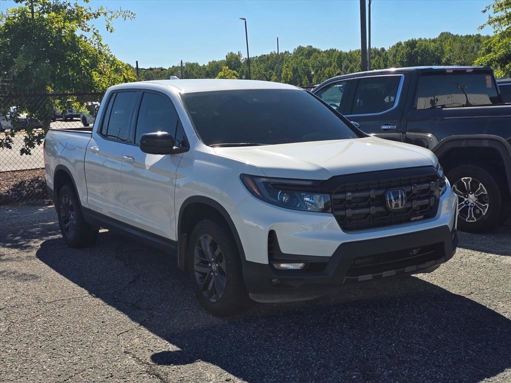 Used 2025 Honda Ridgeline Sport image 9