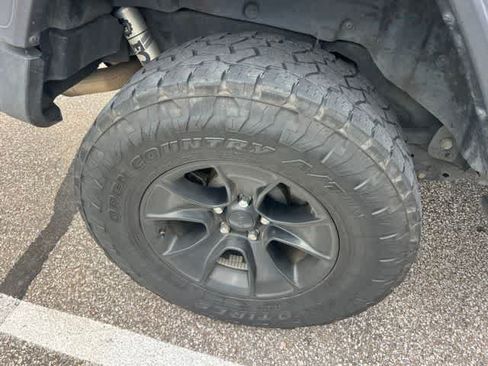 Used 2020 Jeep Wrangler Sport AWD/4WD image 5