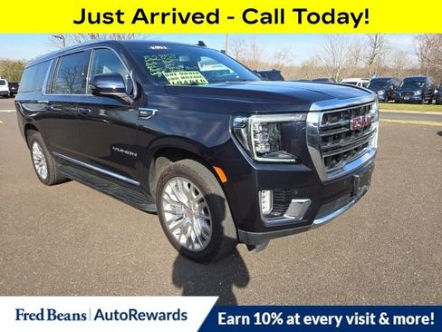 Used 2022 GMC Yukon XL SLT w/ SLT Premium Package image 1