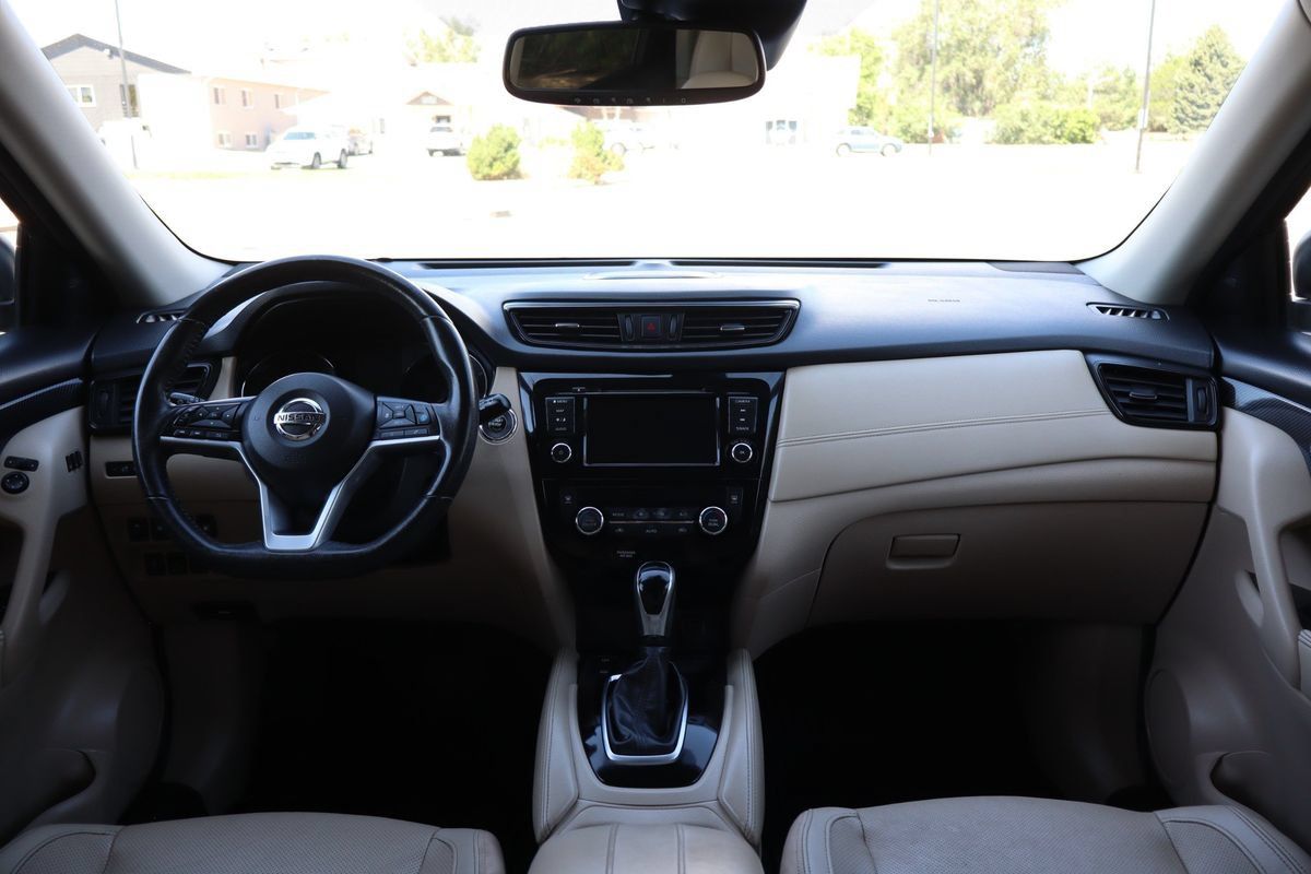 Used 2019 Nissan Rogue SL w/ Premium Package AWD/4WD image 16