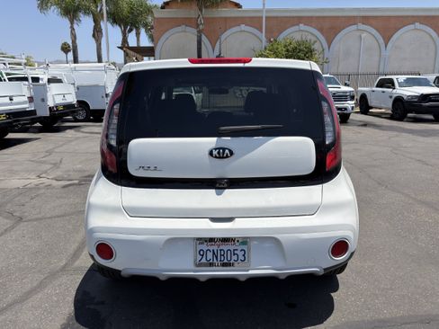 Used 2019 Kia Soul + FWD image 7