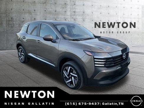 Used 2025 Nissan Kicks SV FWD image 1