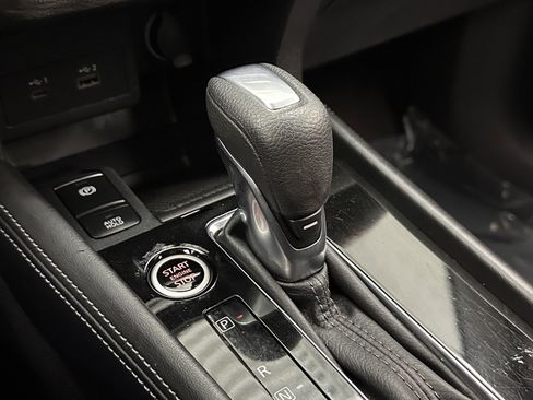 Used 2024 Nissan Kicks SR image 15