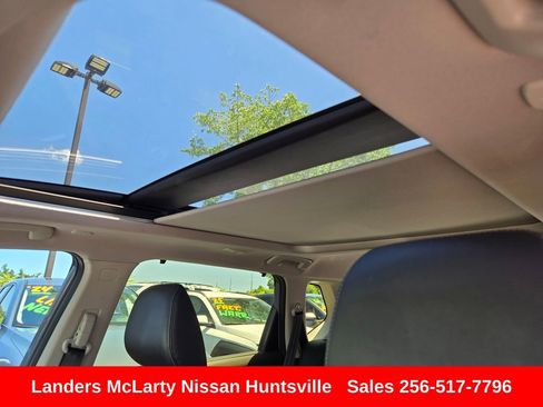 Used 2023 Nissan Rogue Platinum w/ Platinum Premium Package FWD image 19