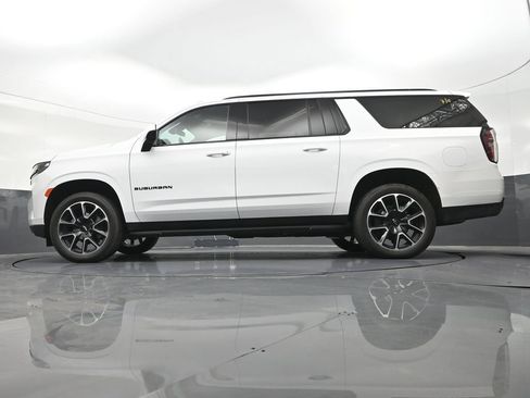 Used 2024 Chevrolet Suburban RST RWD image 25