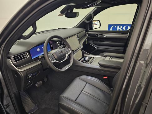 New 2026 Jeep Grand Wagoneer Limited AWD/4WD image 11