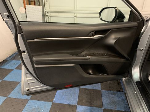 Used 2024 Toyota Camry SE image 12