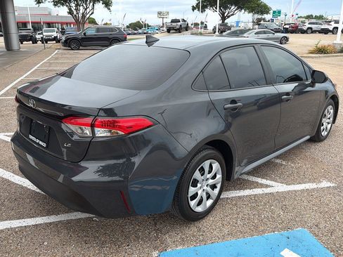 Used 2024 Toyota Corolla LE image 3