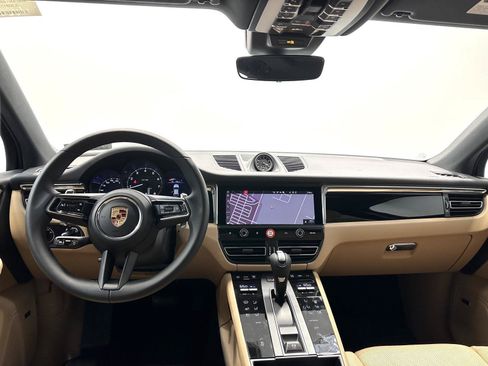 Certified 2026 Porsche Macan AWD/4WD image 27