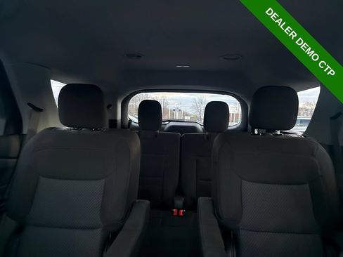 Used 2023 Ford Explorer XLT AWD/4WD image 41